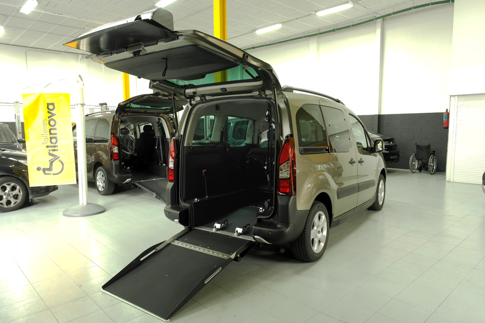 Peugeot-Partner-con-cajeado-trasero-y-asiento-automatizado-D-Tran