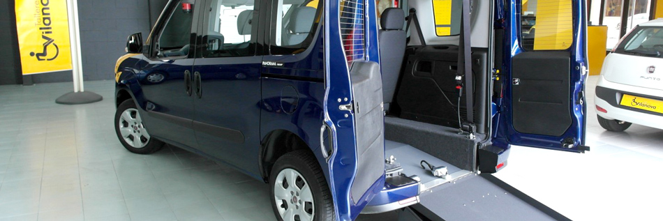 Rebaje-de-piso-en-Fiat-Dobló-para-transporte-de-pasajero-en-silla-de-ruedas